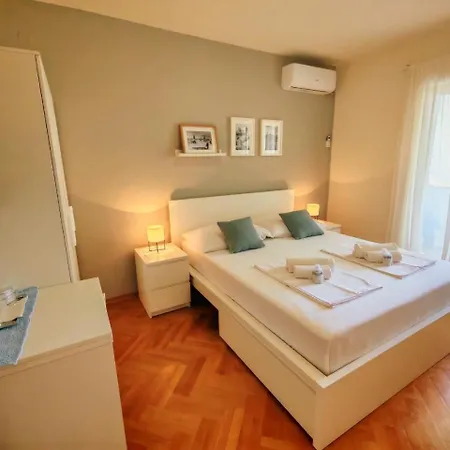 게스트하우스 Room's Brica 3*