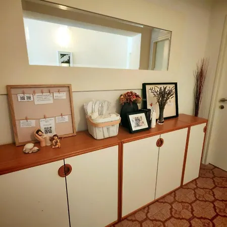 Room's Brica 3*
